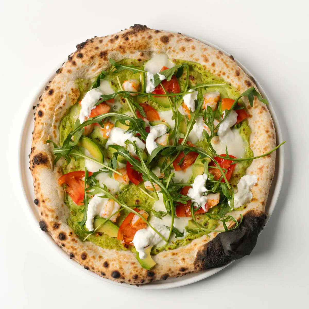 Пицца с креветками и авокадо 