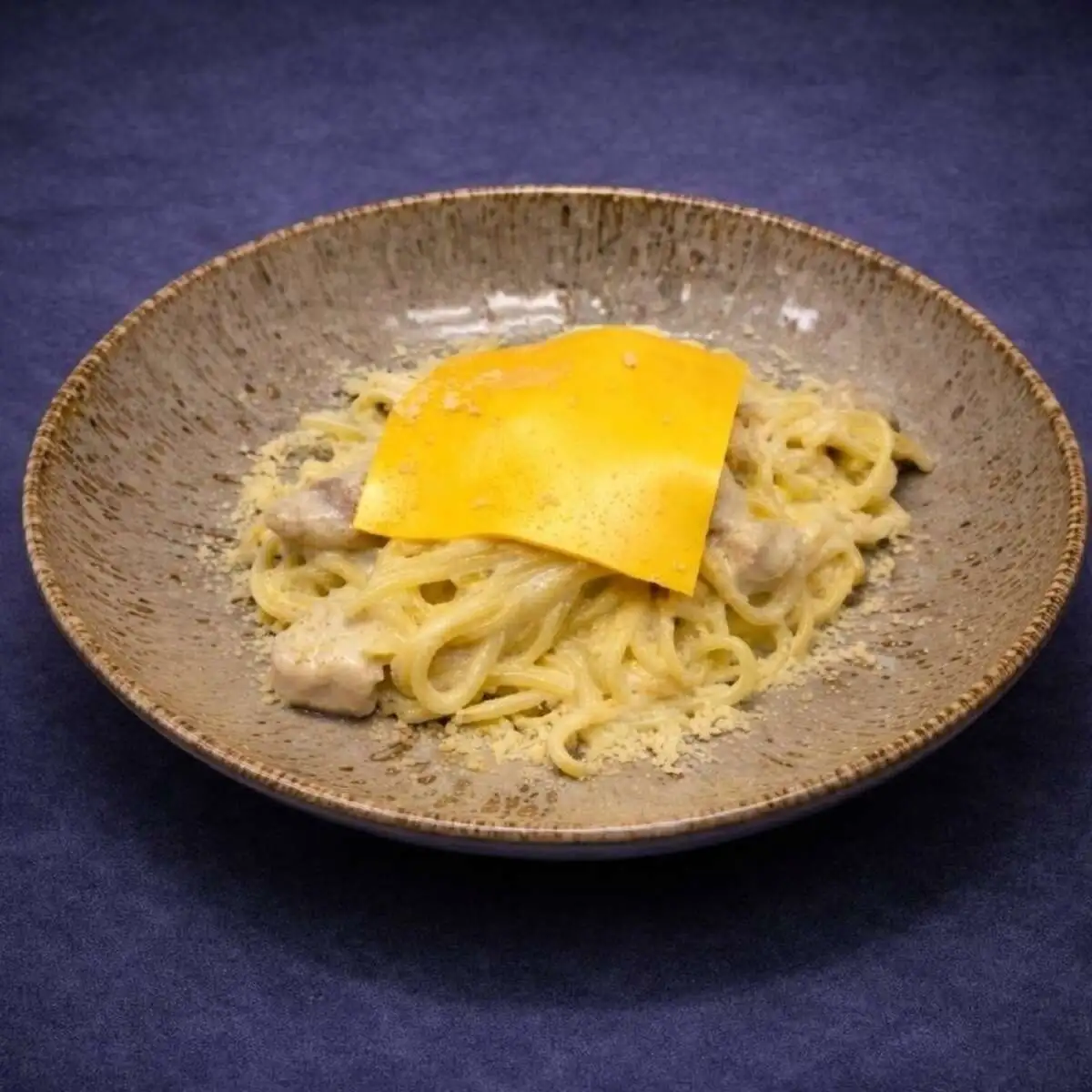 Спагетти с сыром и с курицей