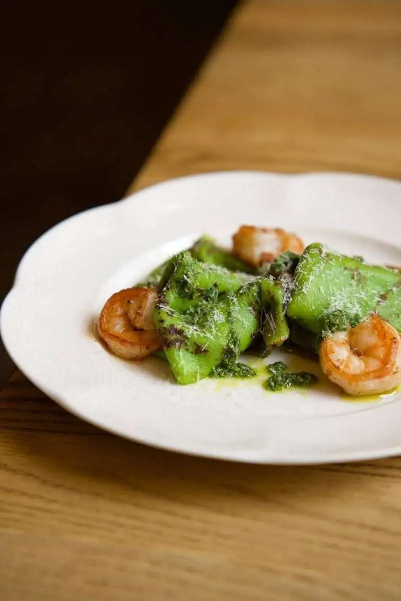 Шпинатный блин с креветкой