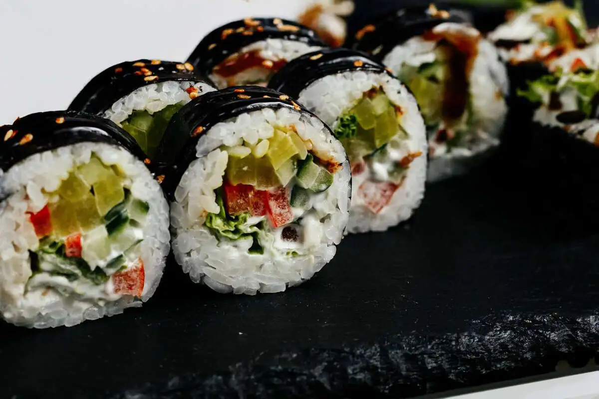 Ролл стал овощем, после удара Чака