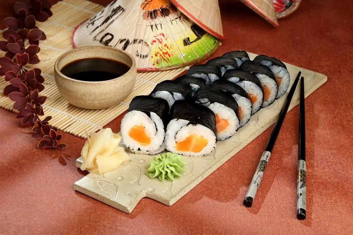 Ролл лосось 