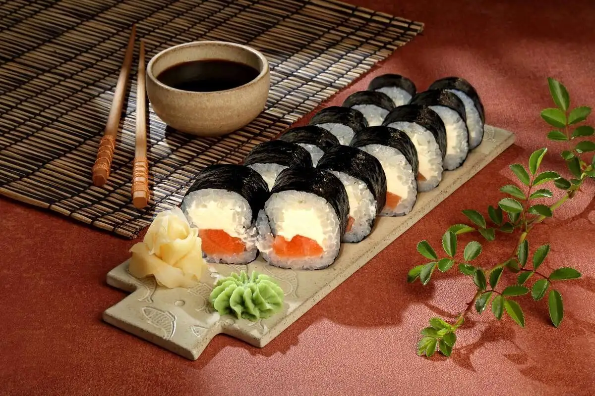 Ролл лосось и сыр