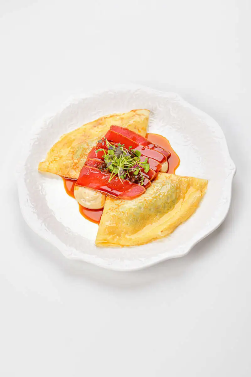 Блины с татаки из тунца