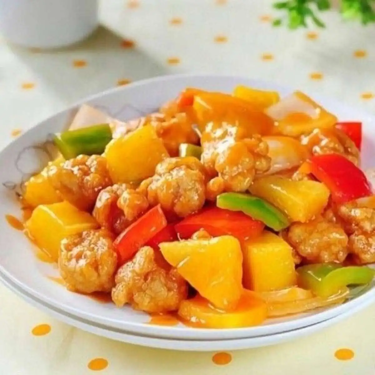 Свинина с ананасами в кисло-сладком соусе