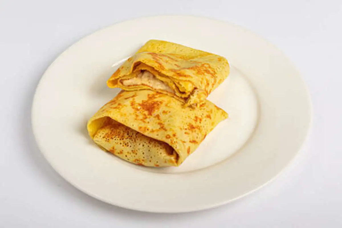 Блинчик с курицей, сыром и грибами