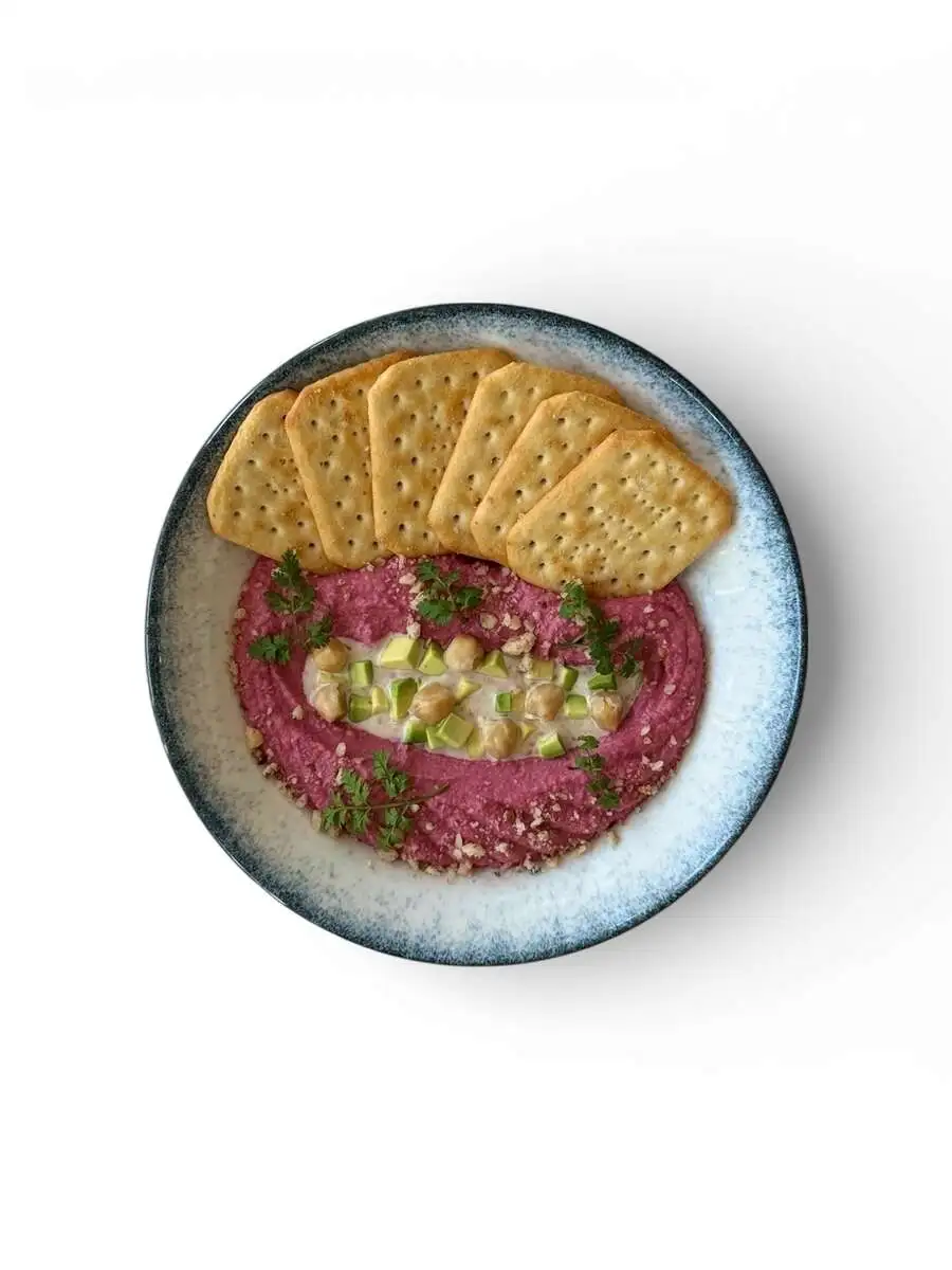 Бархатный свекольный хумус