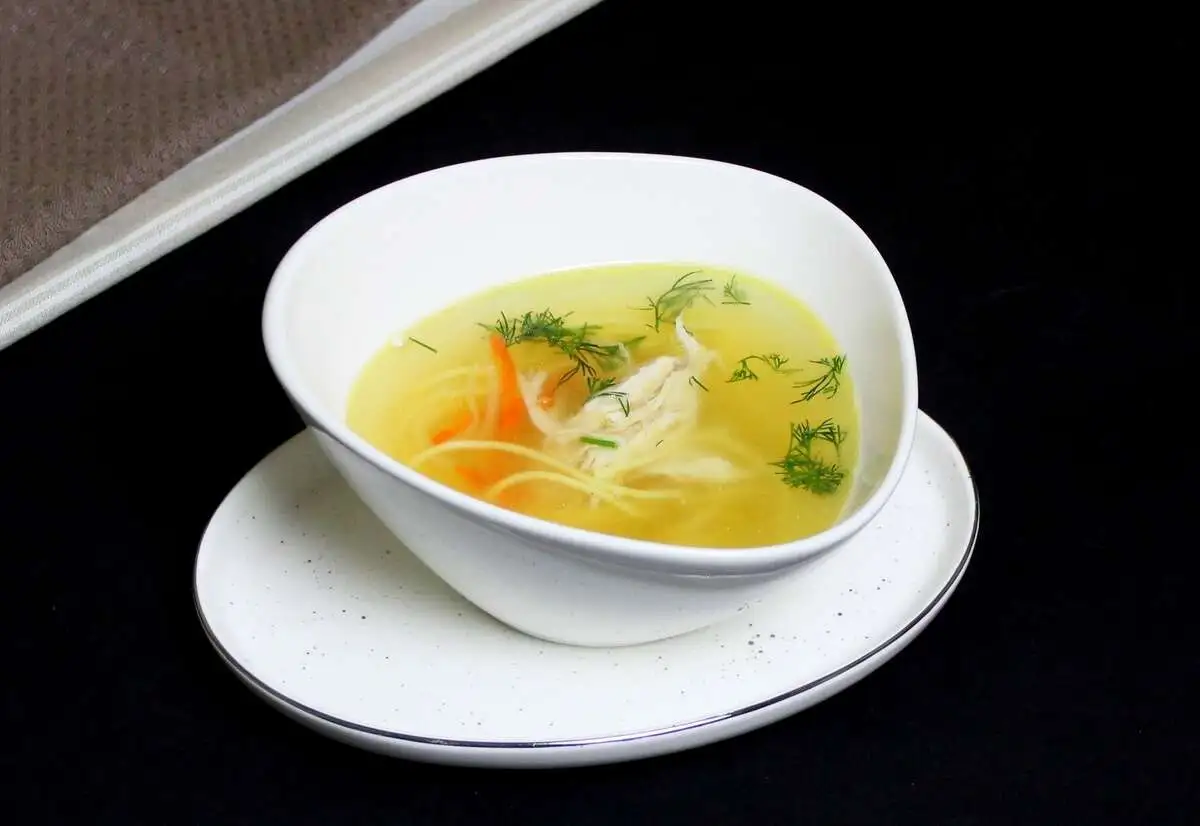 Суп куриный с лапшой