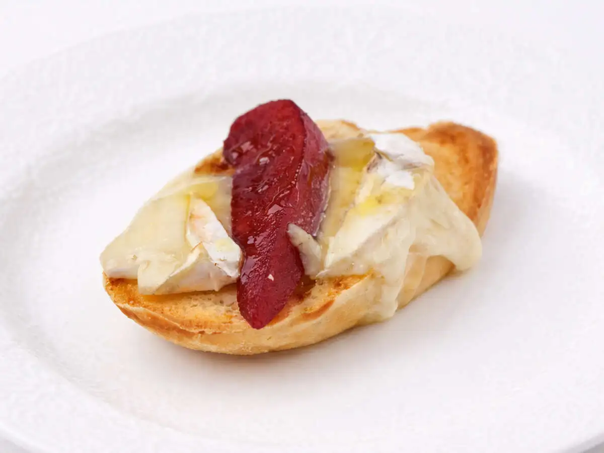 Пряная груша-бри