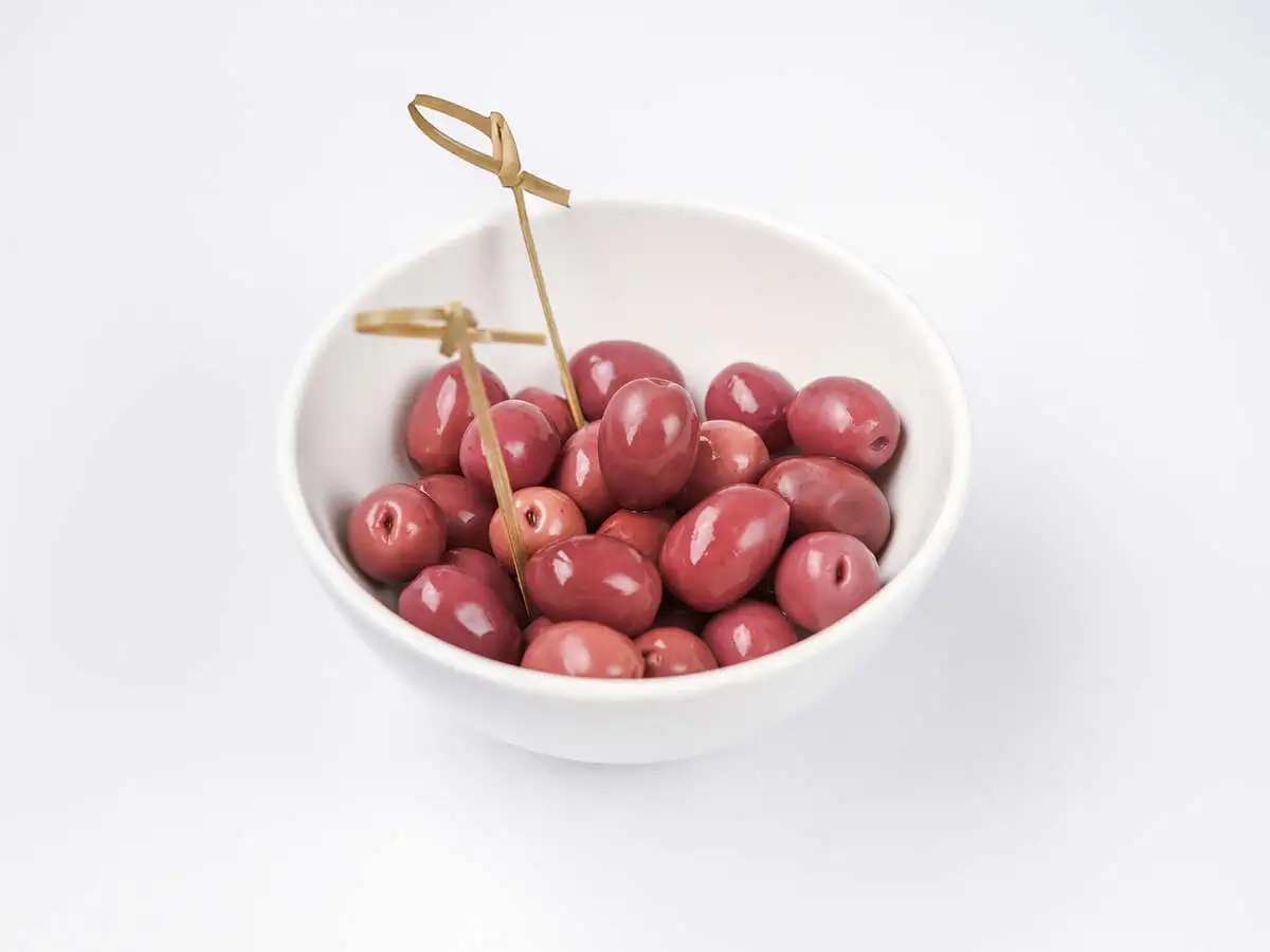 Чёрные или зелёные оливки