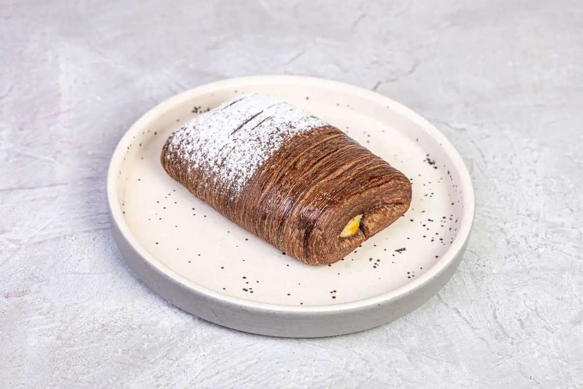 Слойка шоколадная