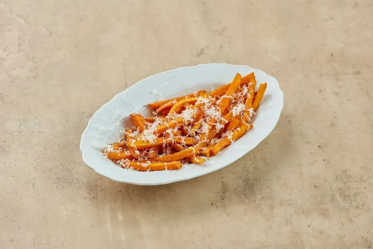 Батат фри с пекорино