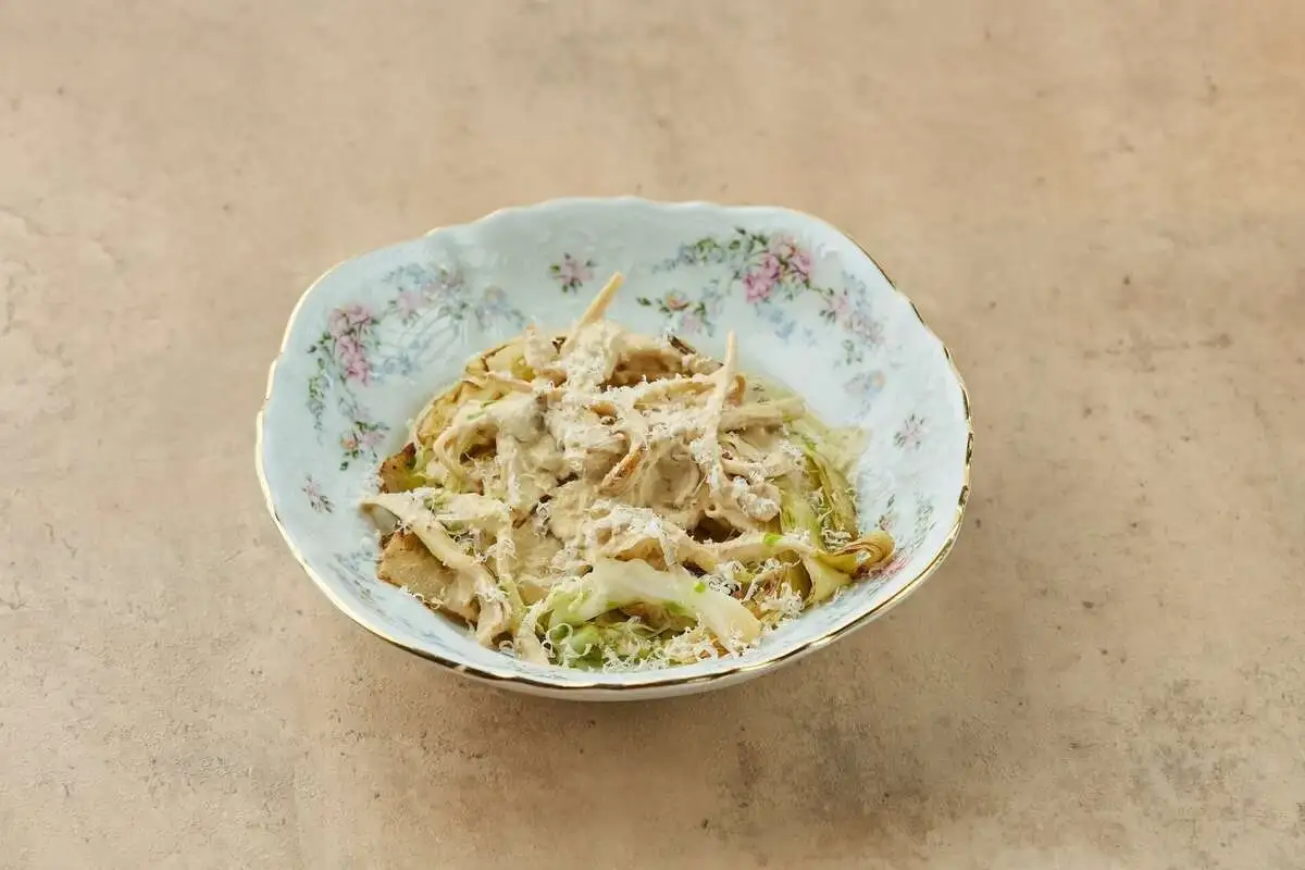 Стейк из капусты с грибами