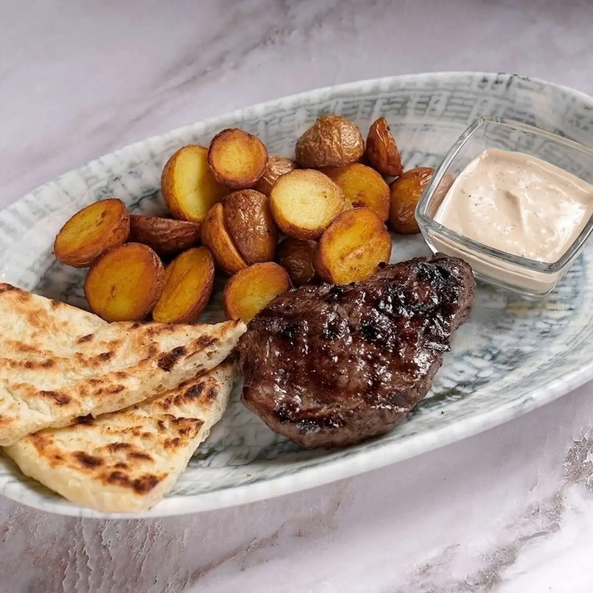 Стейк из говядины с картофелем