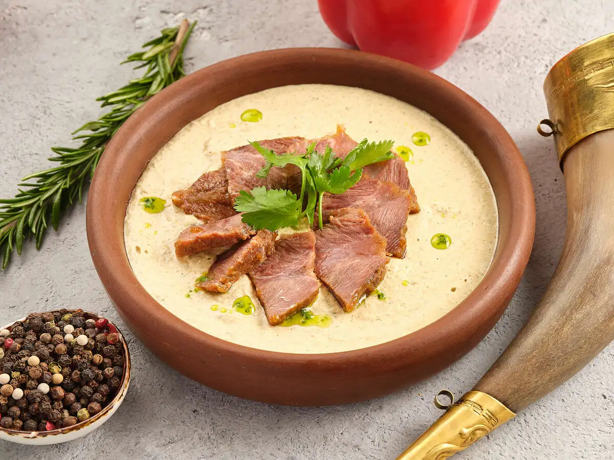 Сациви с телячьими щечками