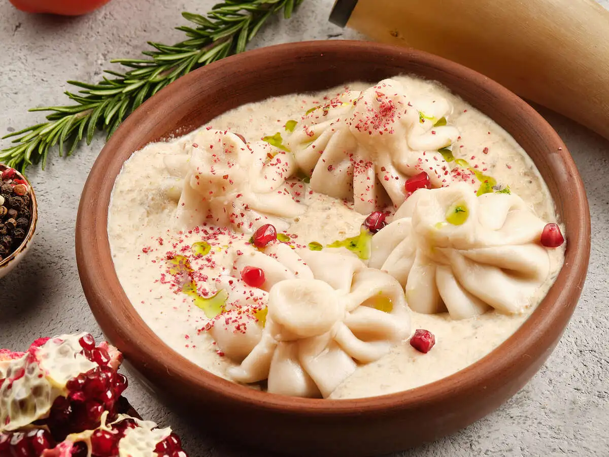 Хинкали в грибном соусе