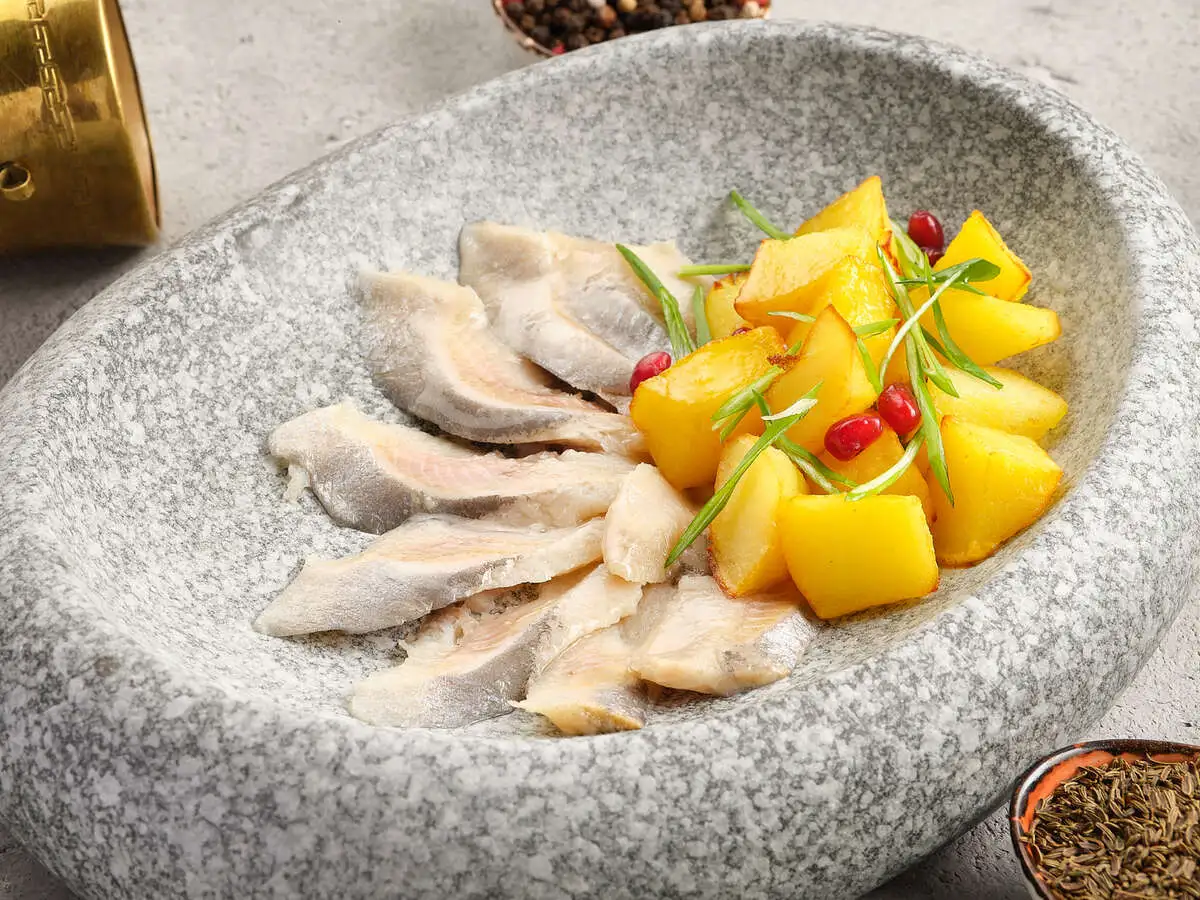 Сельдь с картофелем