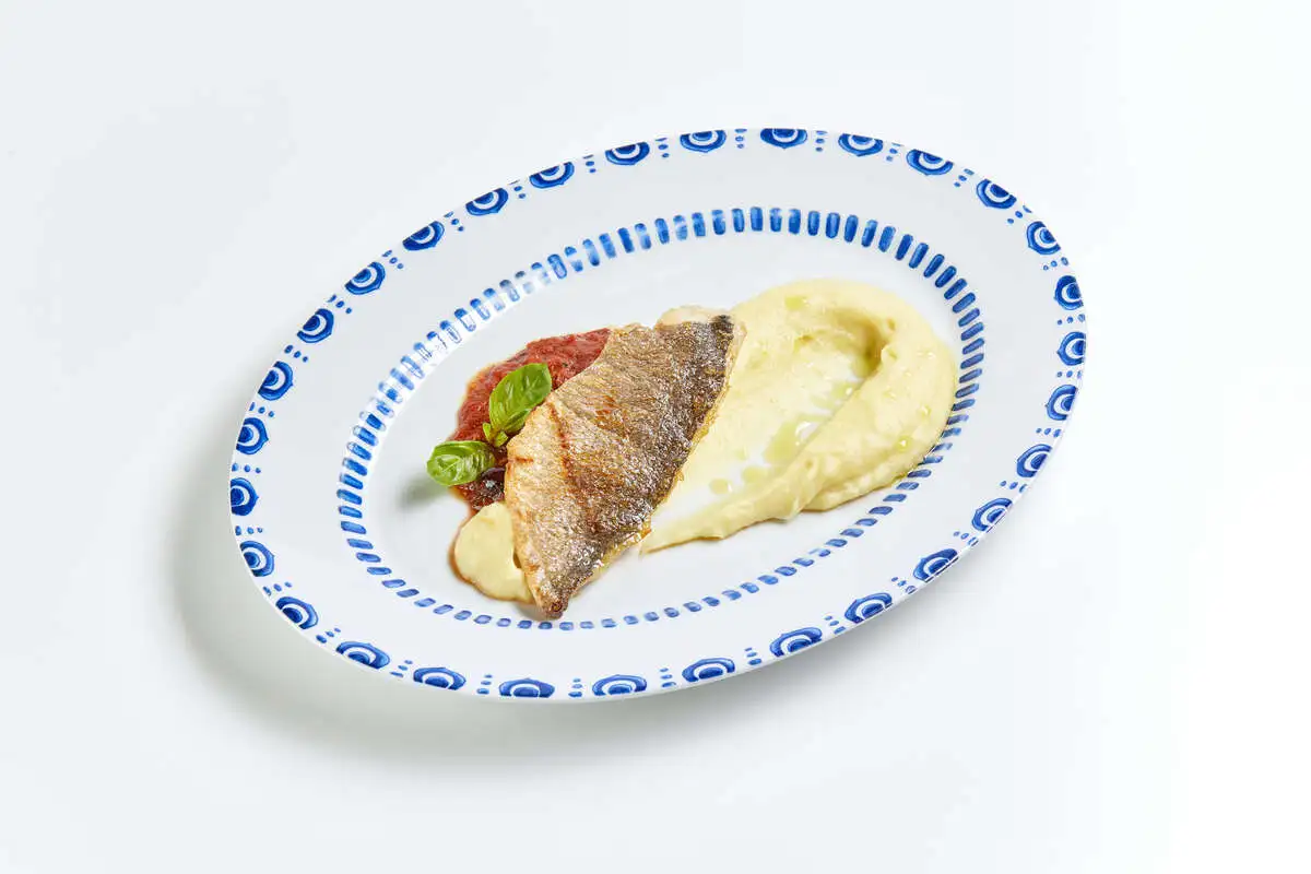 Филе дорадо на гриле с картофельным пюре