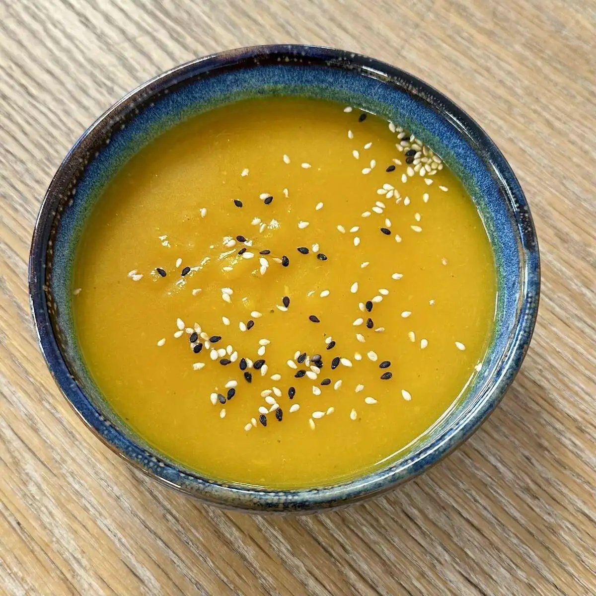 Суп-пюре из тыквы с кунжутом