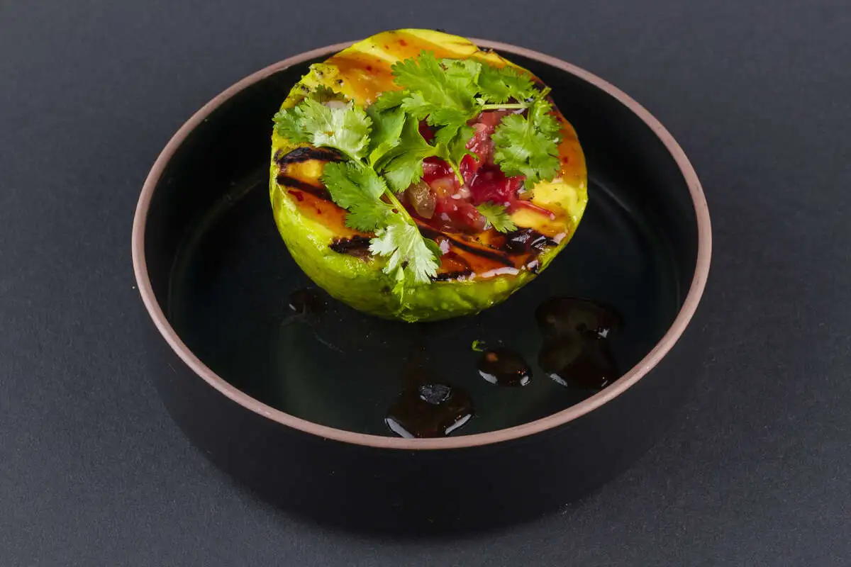 Авокадо на гриле