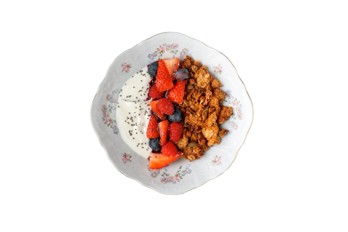 Гранола с йогуртом и домашним вареньем