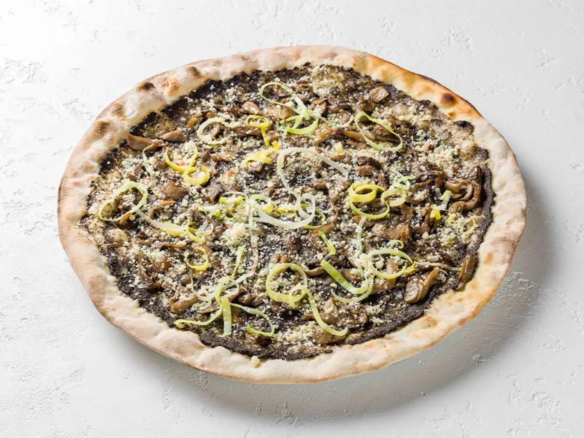 Пицца с трюфельным кремом