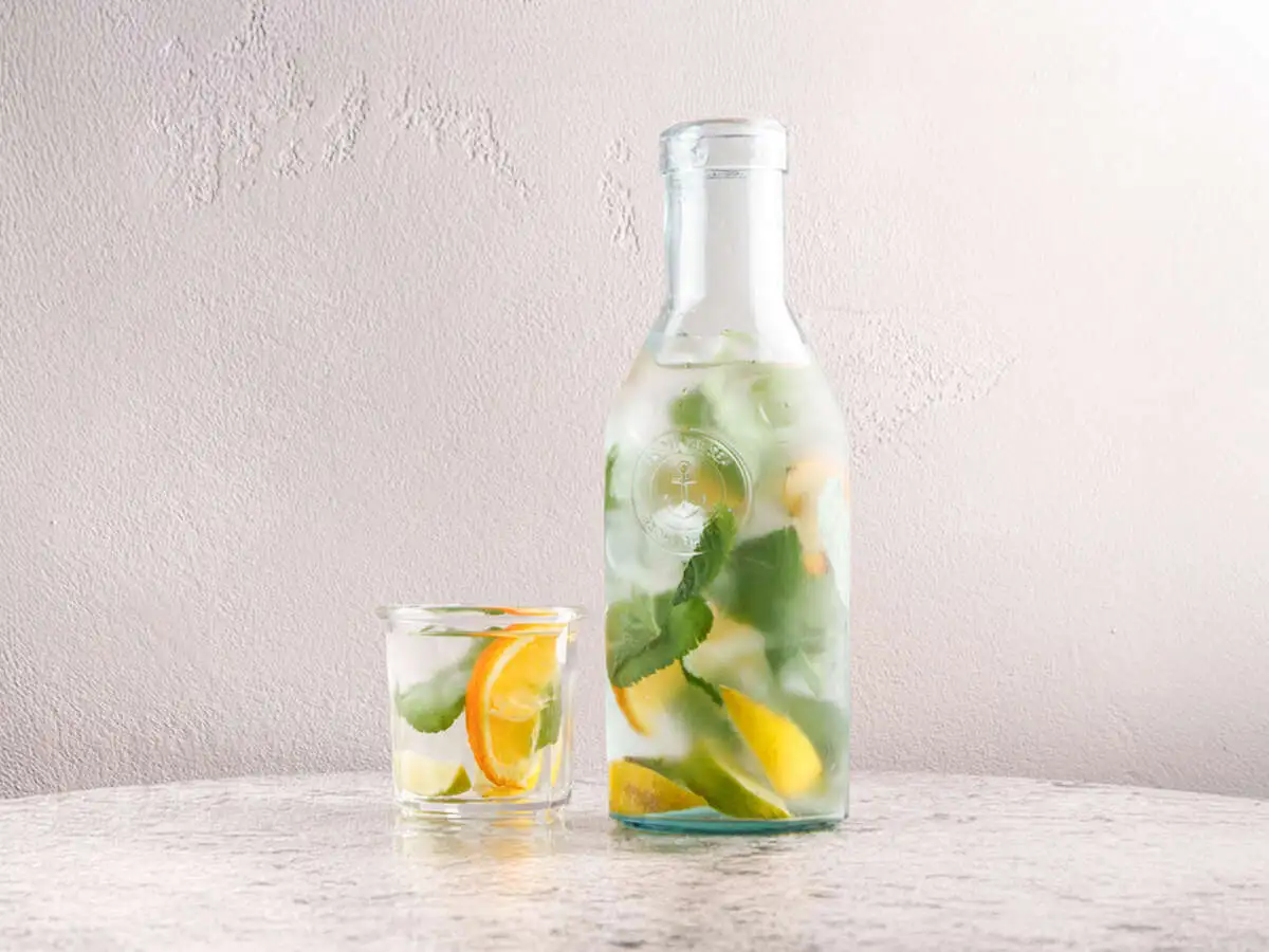 Цитрусовая вода без газа