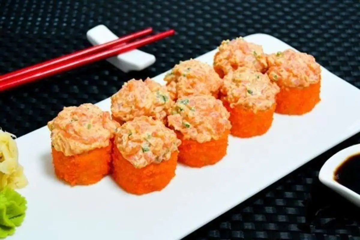 Спайси-ролл с лососем