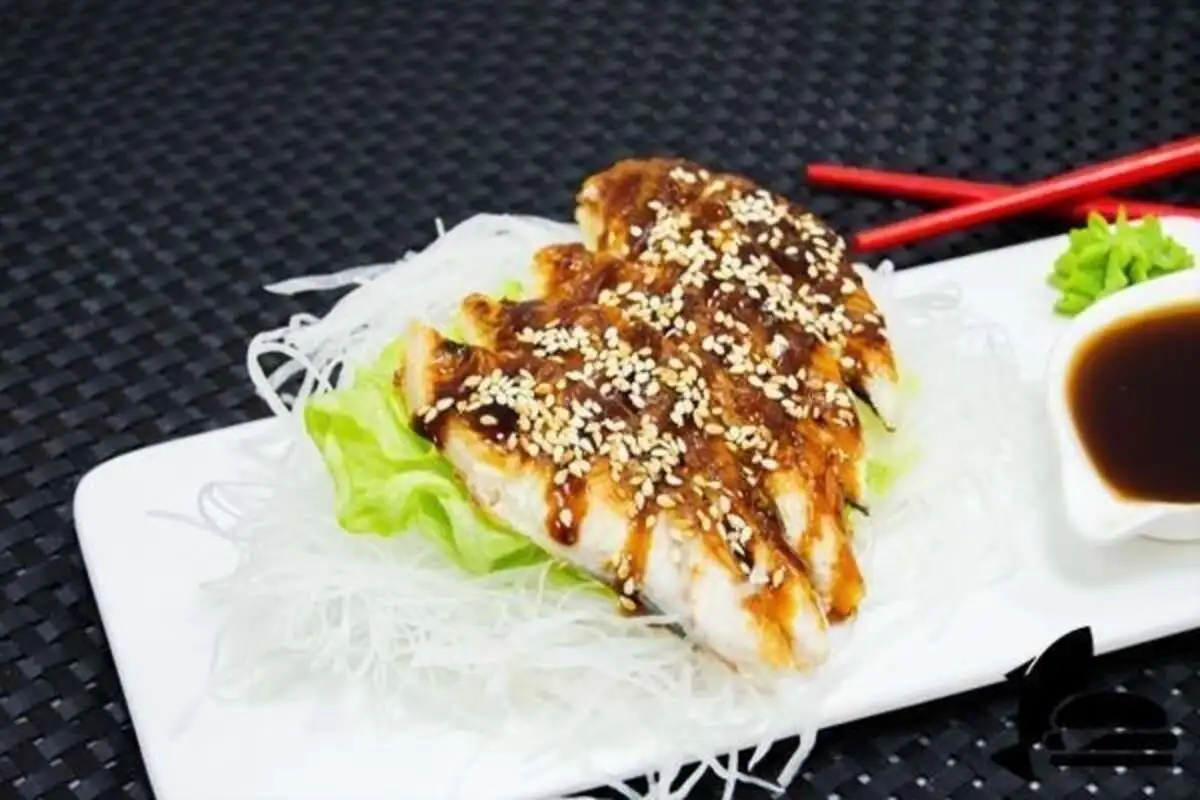 Сашими Угорь