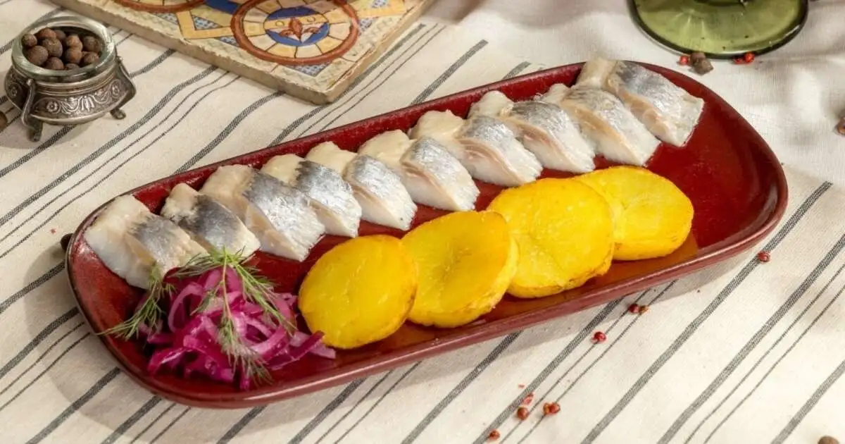 Спинка сельди с картофелем