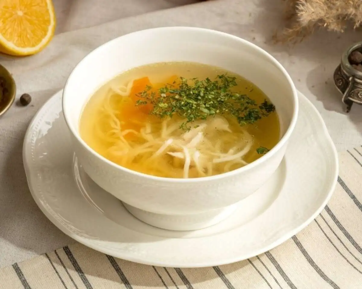 Куриный суп с лапшой