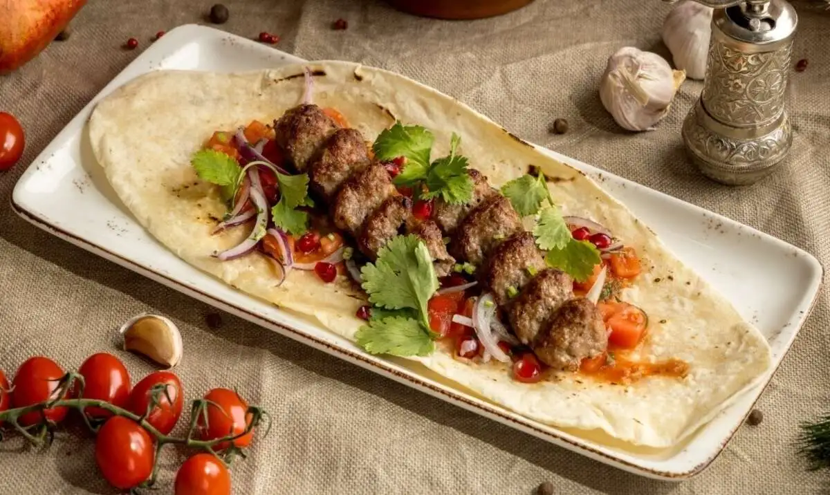 Кебаб из барашка с сыром чечил