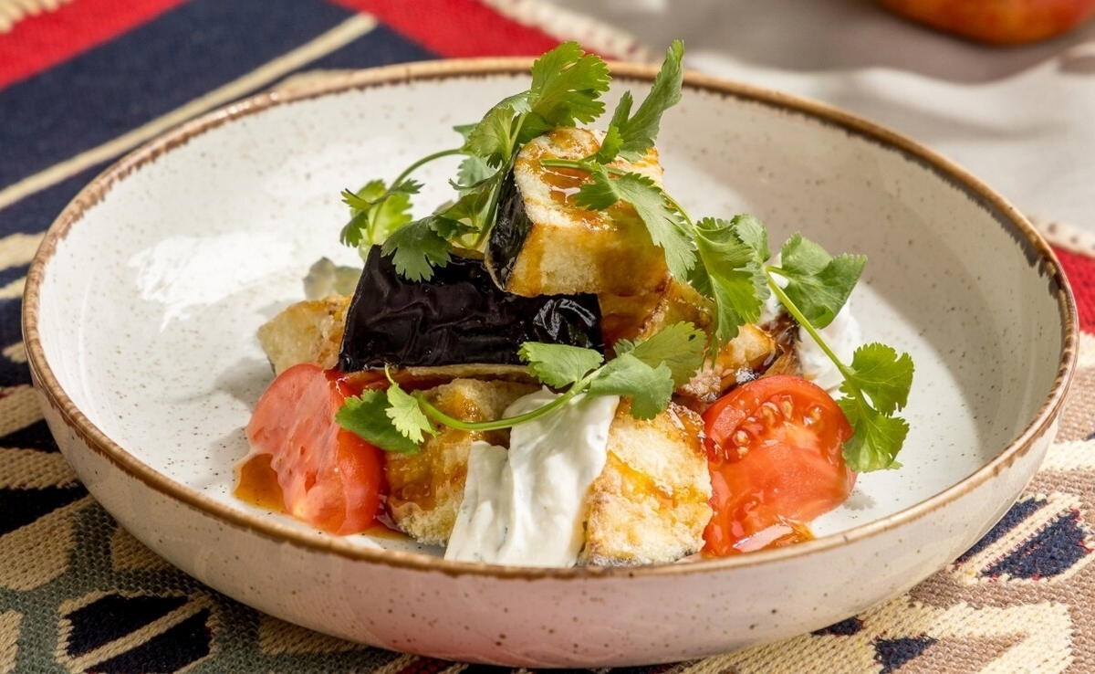 Салаты по 360 рублей