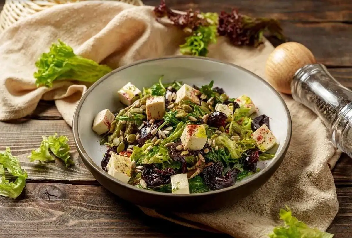 Салат с вяленой свеклой