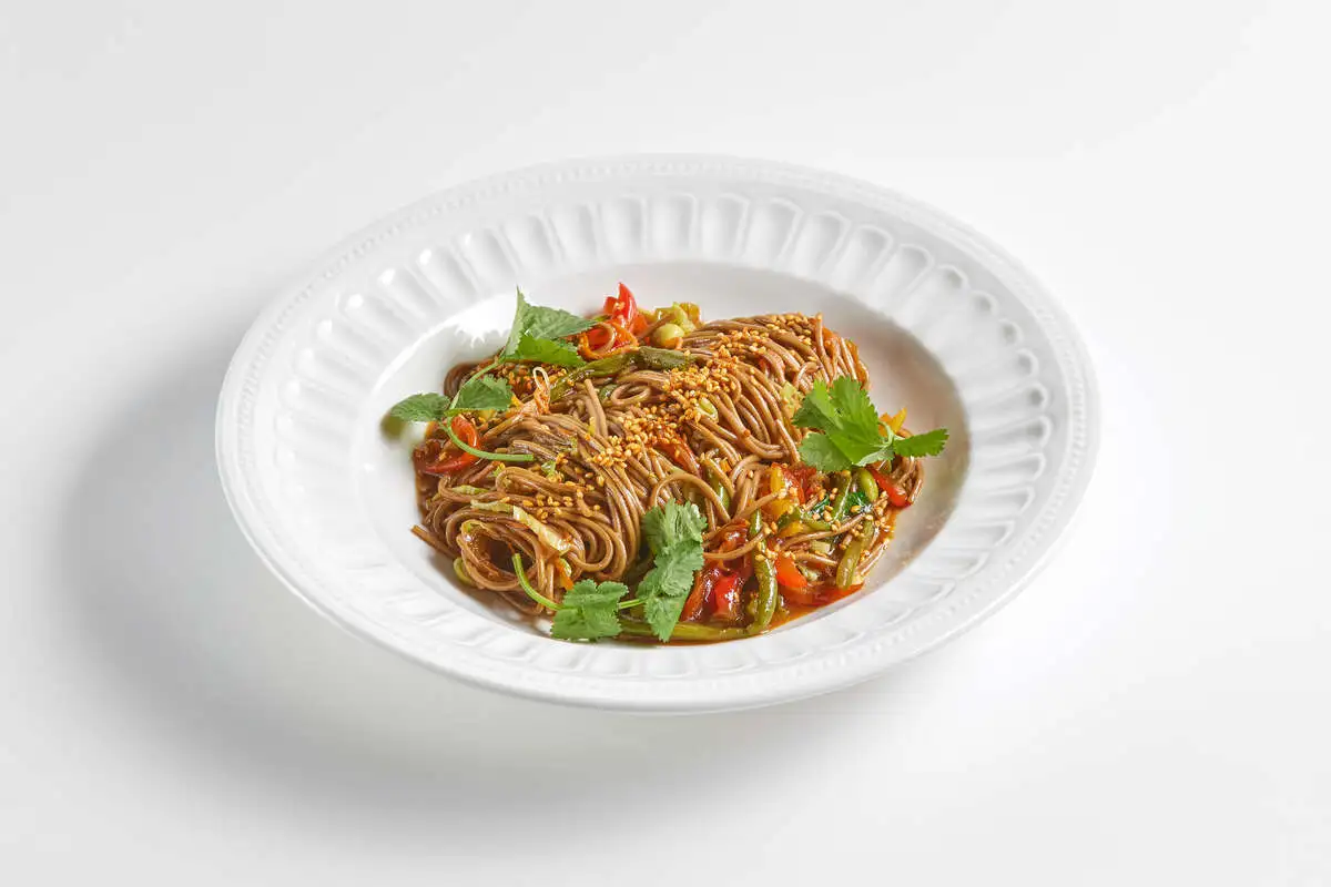 Гречневая паста с овощами