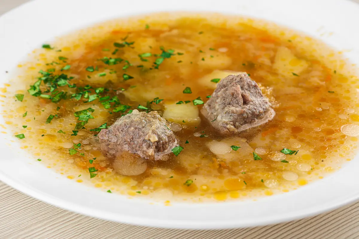 Щи из свежей капусты с картофелем и мясом 12 порций