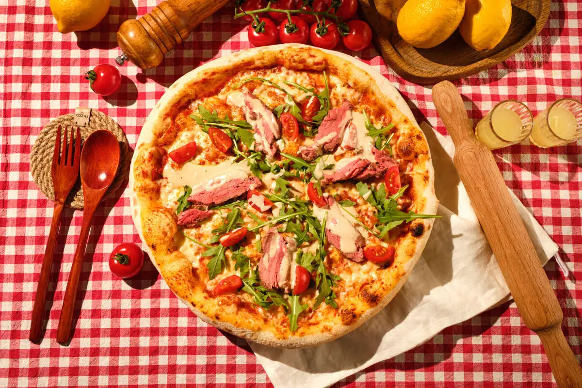 Пицца с ростбифом