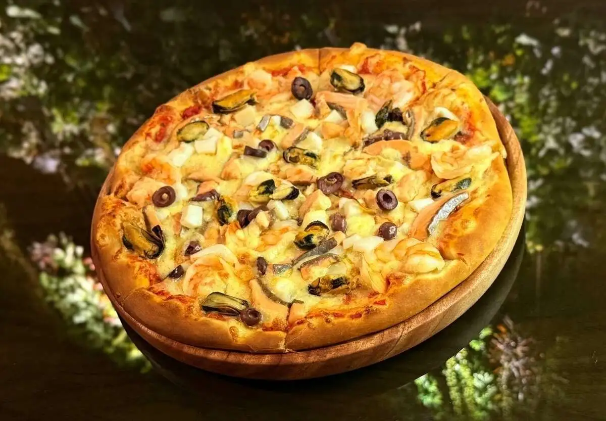 Пицца морская /Pizza with seafood