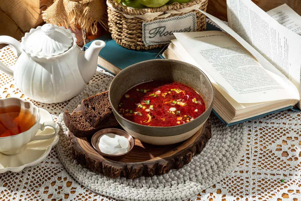 Овощной борщ с вешенками