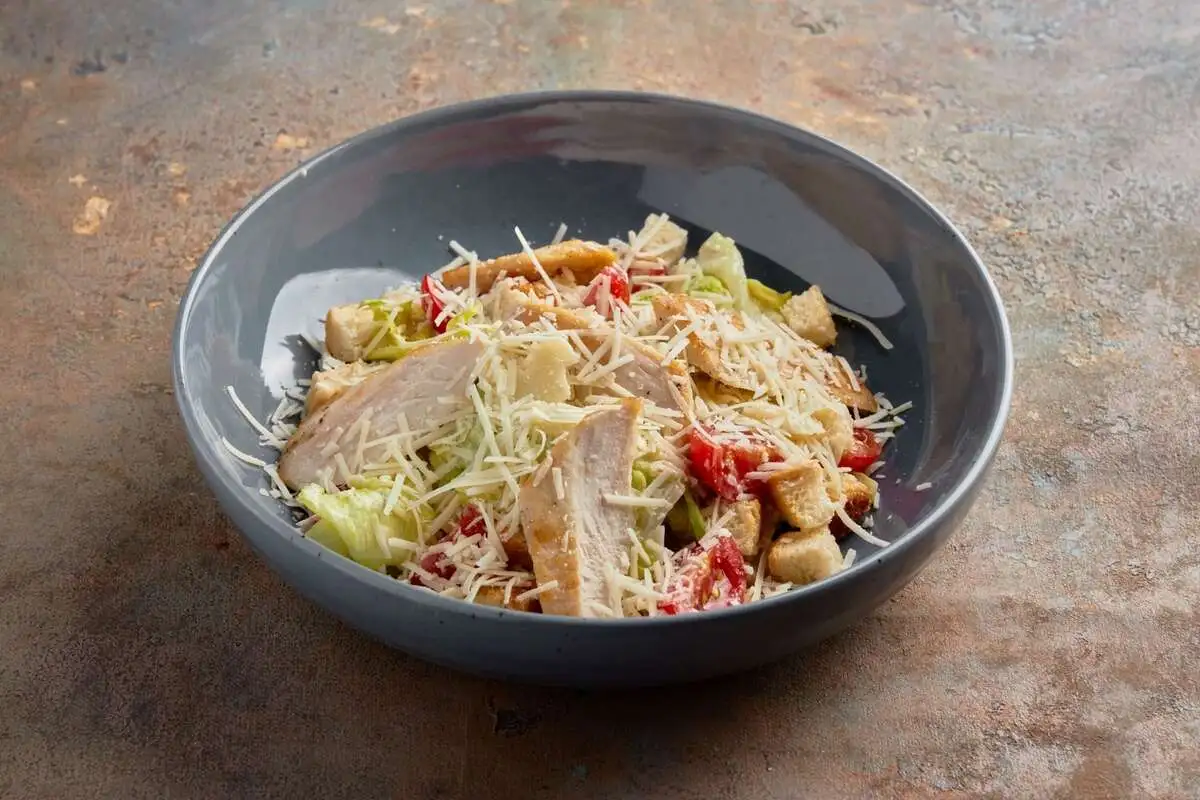 Цезарь с курицей