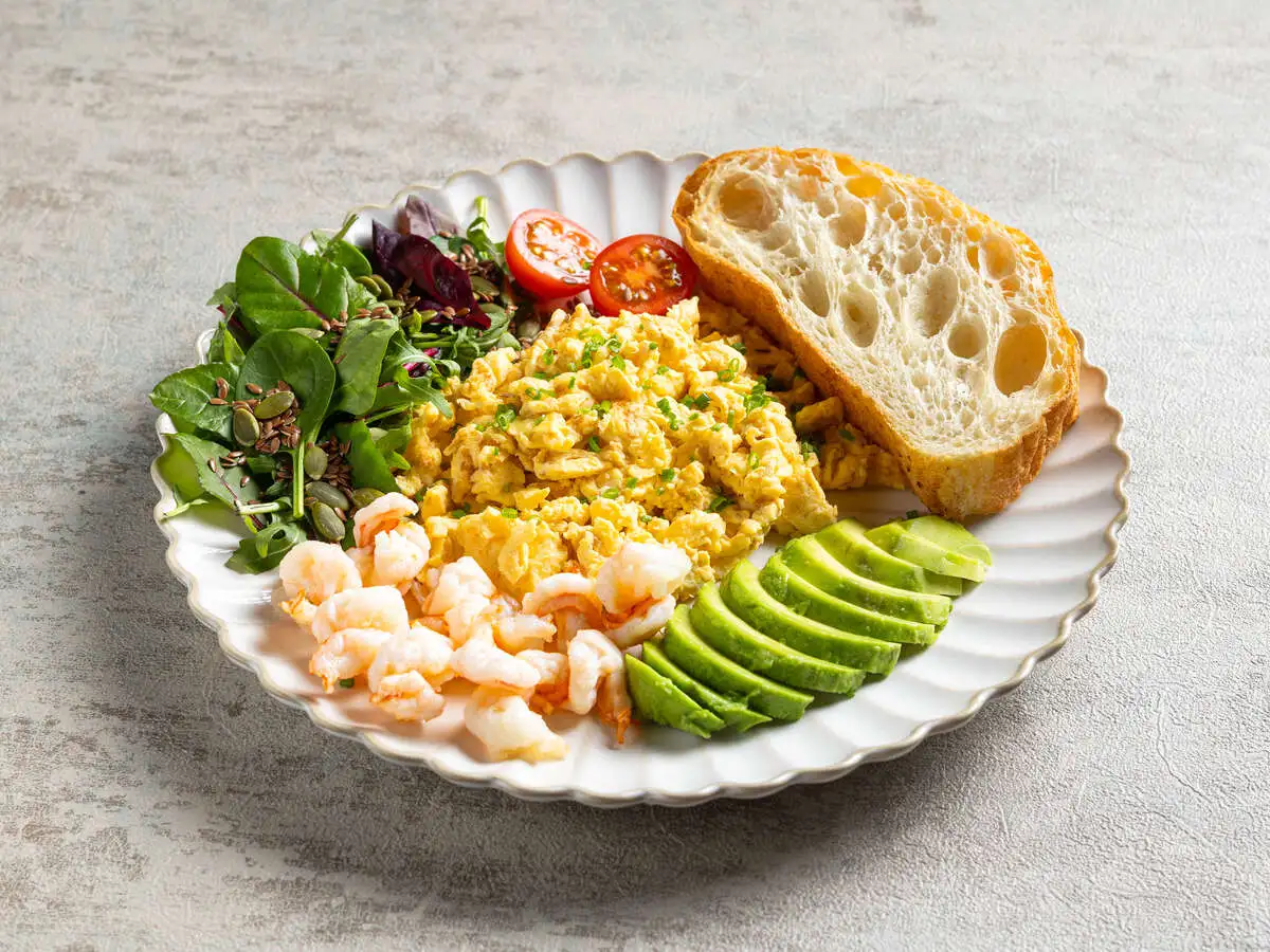 Фирменный завтрак с креветками 