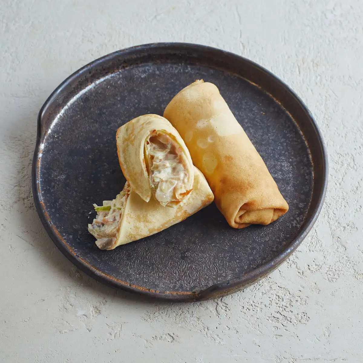 Блинчики с грибным жульеном в сливочном соусе 