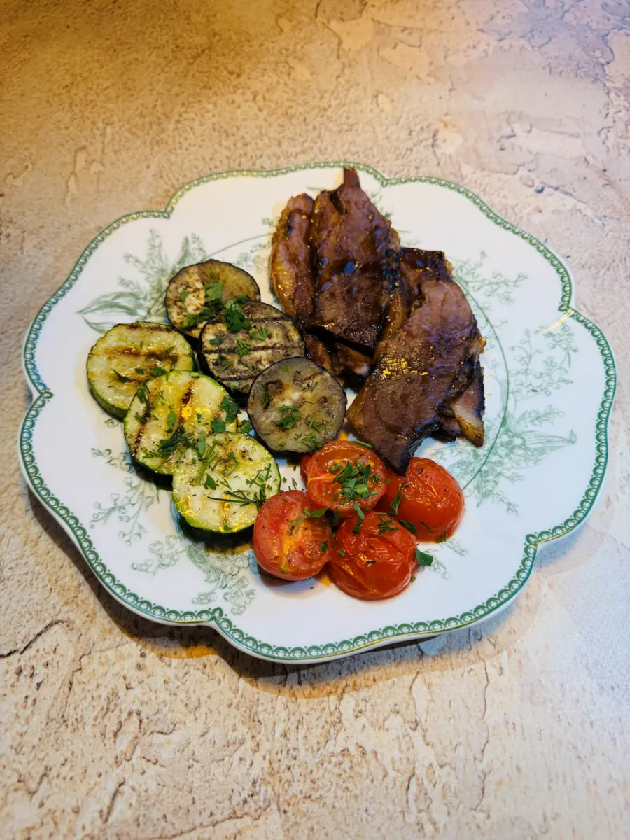 Брискет с овощами гриль 