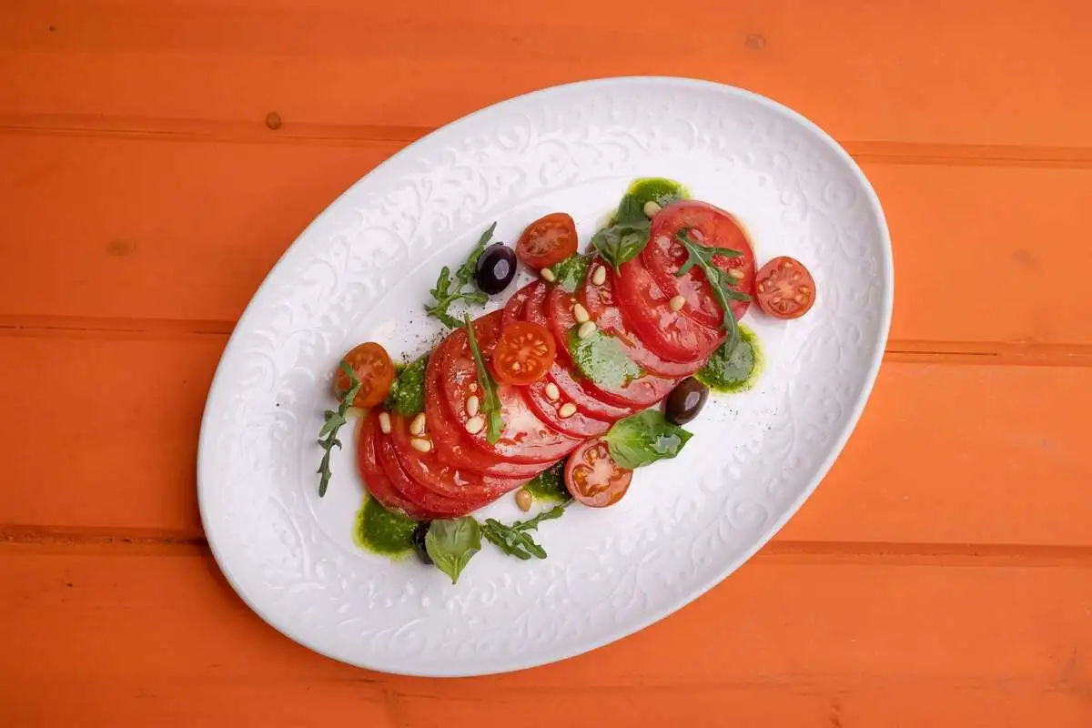 Салат из томатов