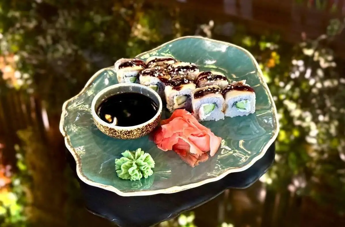 Ролл с угрем/Eel roll