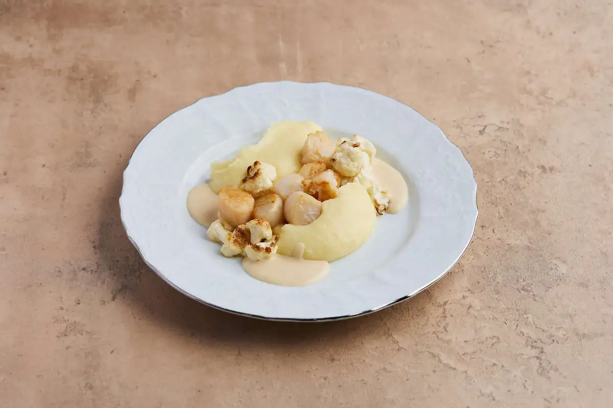 Жареные гребешки с картофельным пюре