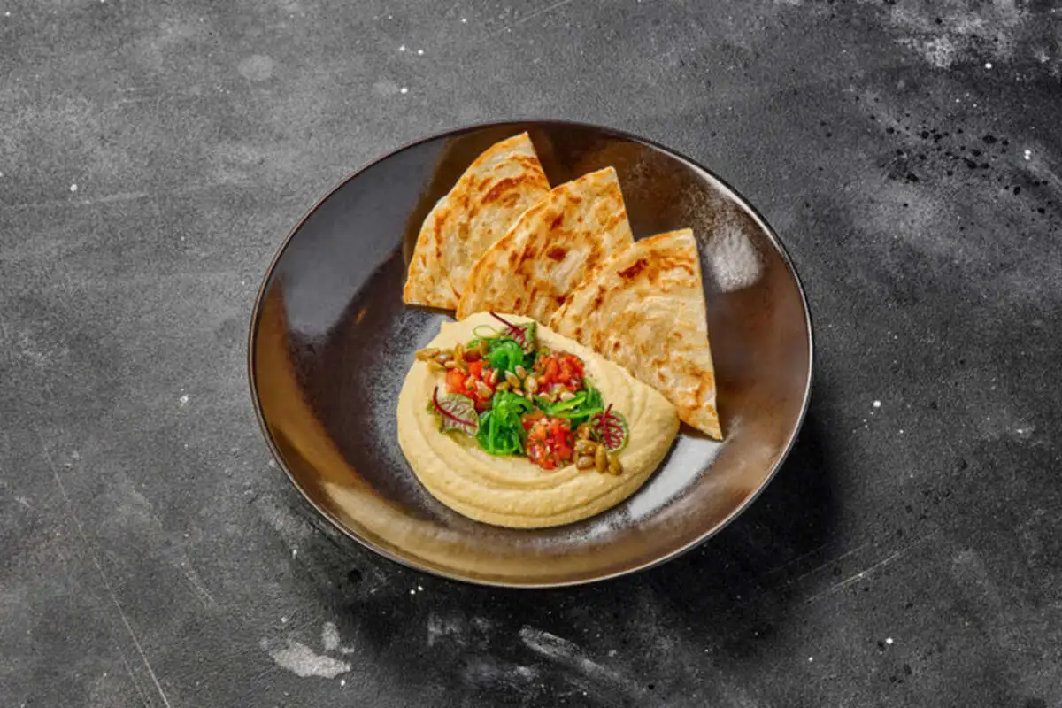 Хумус с лепешкой Роти