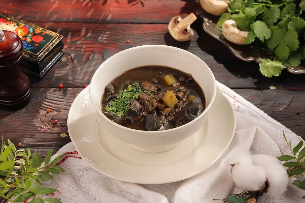 Грибница с пятью видами грибов