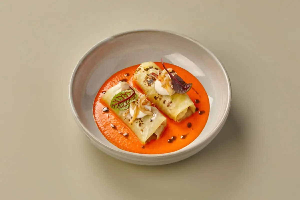 Голубцы с соусом Ромеско