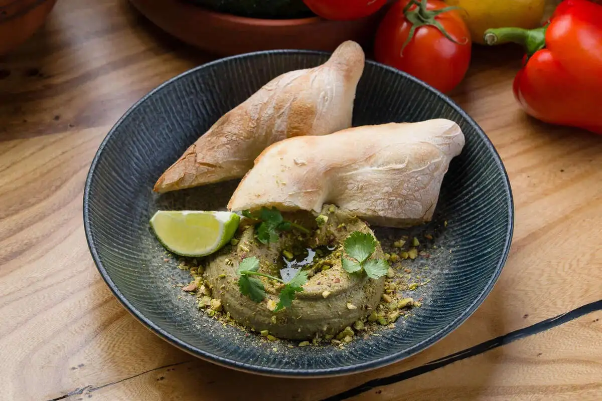 Хумус с фисташкой