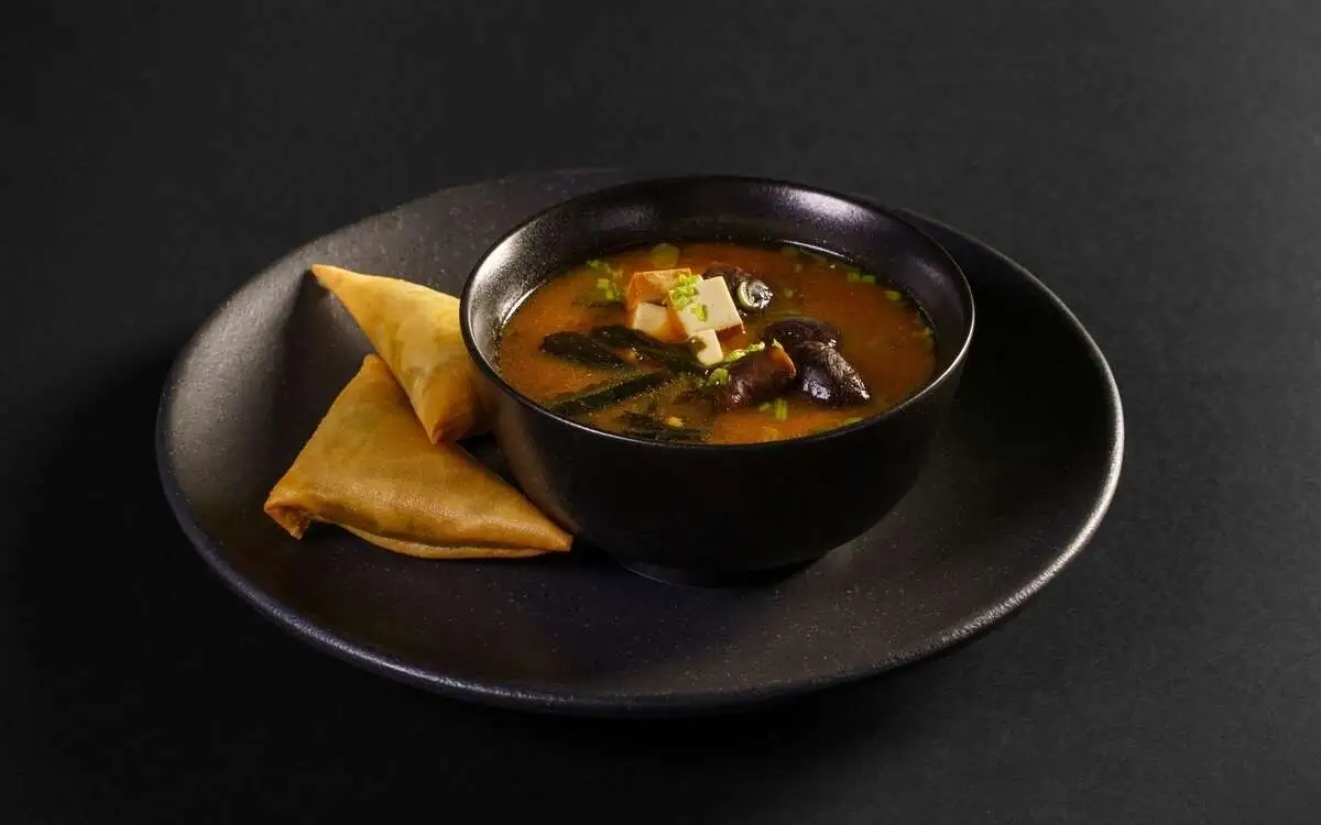 Мисо суп с хрустящими пирожками